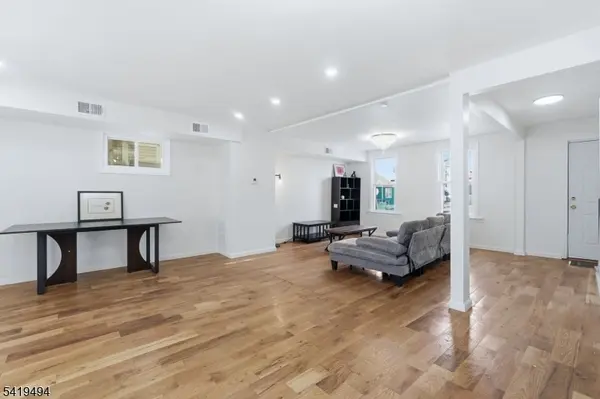 64 Willoughby St, Newark City, NJ 07112