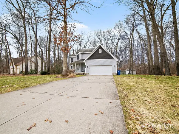 1041 Bear Lake RD, Laketon Twp, MI 49445