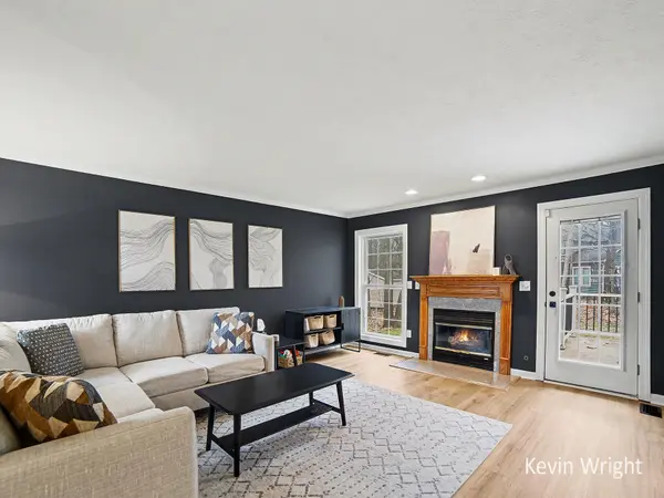 1041 Bear Lake RD, Laketon Twp, MI 49445