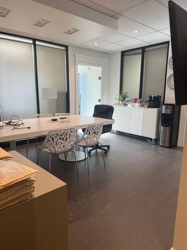 250 Eglinton AVE W #252, Toronto C03, ON M5P 2H8