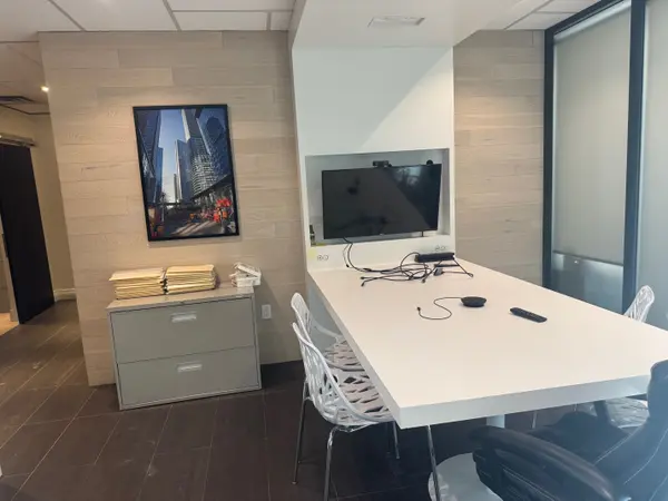 250 Eglinton AVE W #252, Toronto C03, ON M5P 2H8