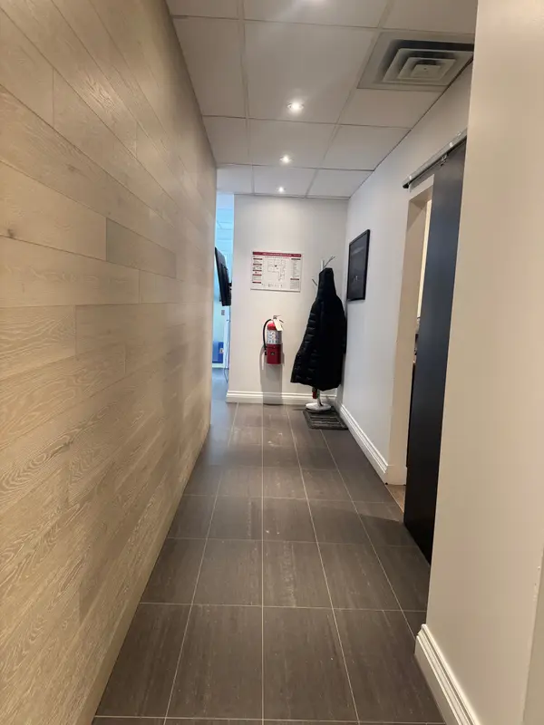 250 Eglinton AVE W #252, Toronto C03, ON M5P 2H8