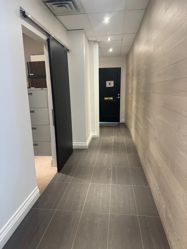 250 Eglinton AVE W #252, Toronto C03, ON M5P 2H8