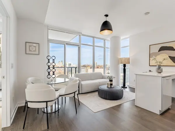 105 George ST #1704, Toronto C08, ON M5A 0L4