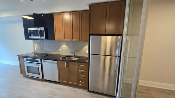 98 Lillian ST #311, Toronto C10, ON M4S 0A5