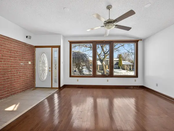 739 Edgewood RD, Pickering, ON L1V 2Z7