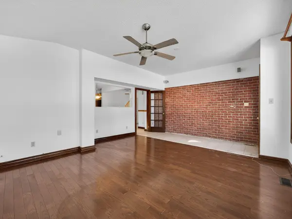 739 Edgewood RD, Pickering, ON L1V 2Z7