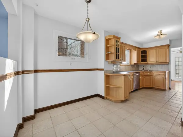 739 Edgewood RD, Pickering, ON L1V 2Z7