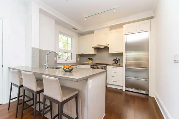 10360 Islington AVE W #210, Vaughan, ON L0J 1C0