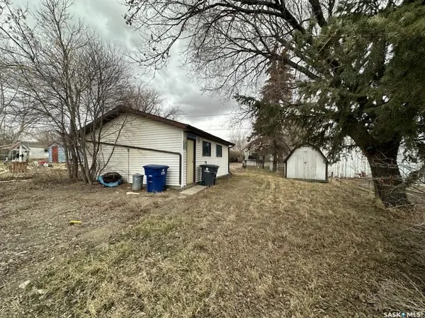 212 Railway AVENUE, Kindersley, SK S0L 1S0