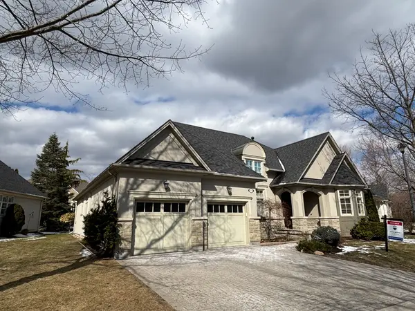 717 Hidden Grove LN, Mississauga, ON L5H 4L2