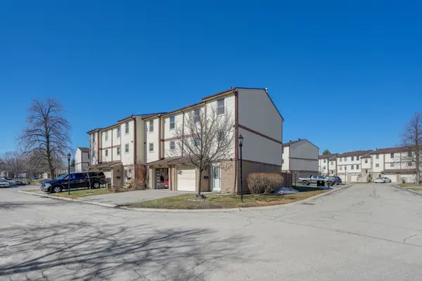 7340 Copenhagen RD #40, Mississauga, ON L5N 2S5