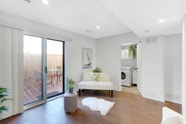 7340 Copenhagen RD #40, Mississauga, ON L5N 2S5