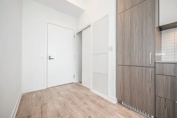 220 Missinnihe WAY #517, Mississauga, ON L5H 0A7