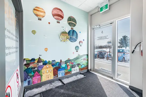 5006 South Service RD #3, Burlington, ON L7L 5Y7