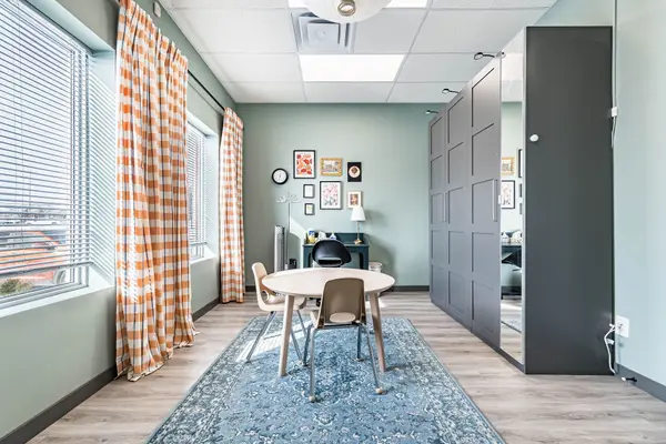 5006 South Service RD #3, Burlington, ON L7L 5Y7