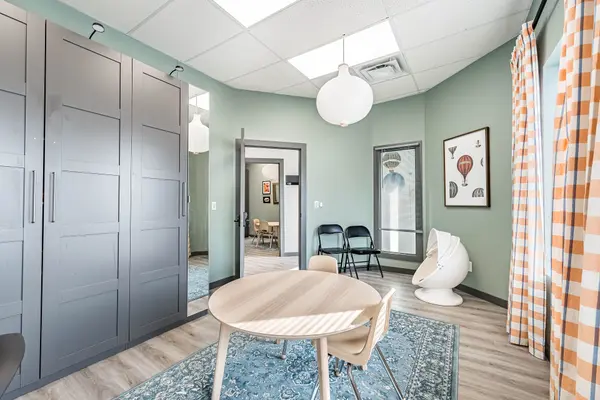 5006 South Service RD #3, Burlington, ON L7L 5Y7