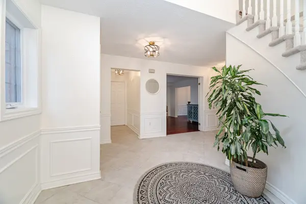 1294 Hammond ST, Burlington, ON L7S 2C5