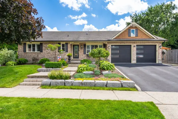 71 Santa Maria DR, Cambridge, ON N1R 8A2