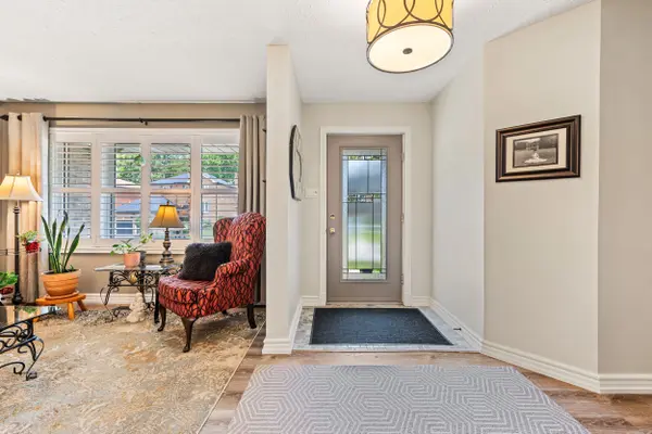 71 Santa Maria DR, Cambridge, ON N1R 8A2