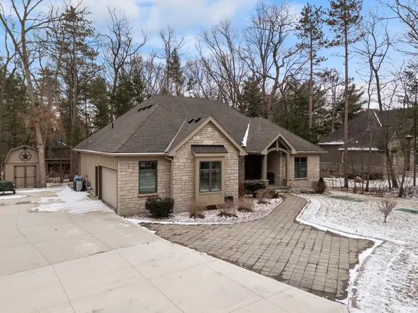 8695 Timberwood TRL, Lambton Shores, ON N0M 1T0