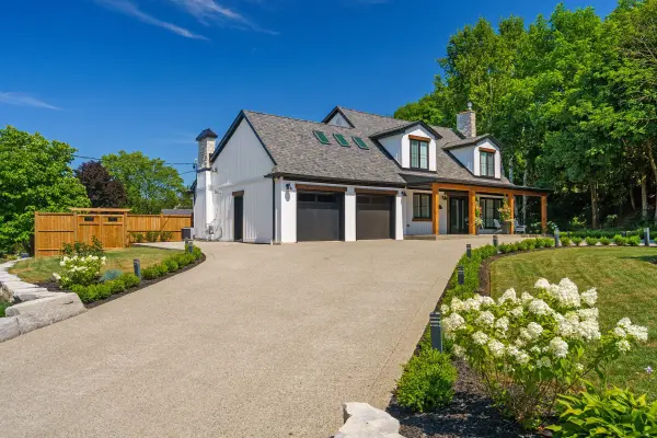 204 FALLING BROOK DR, Hamilton, ON L9G 1E6