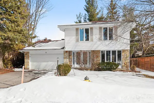 11 Glendenning DR, South Of Baseline To Knoxdale, ON K2H 7Z1