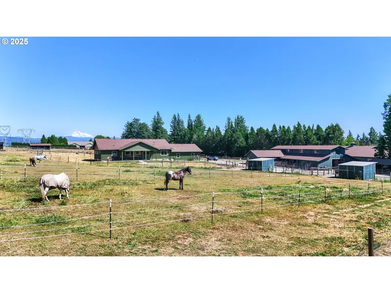 31708 NE WAND RD, Troutdale, OR 97060