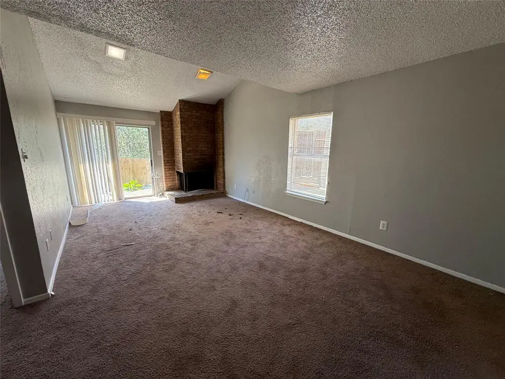 818 Clarissa Place, Garland, TX 75040