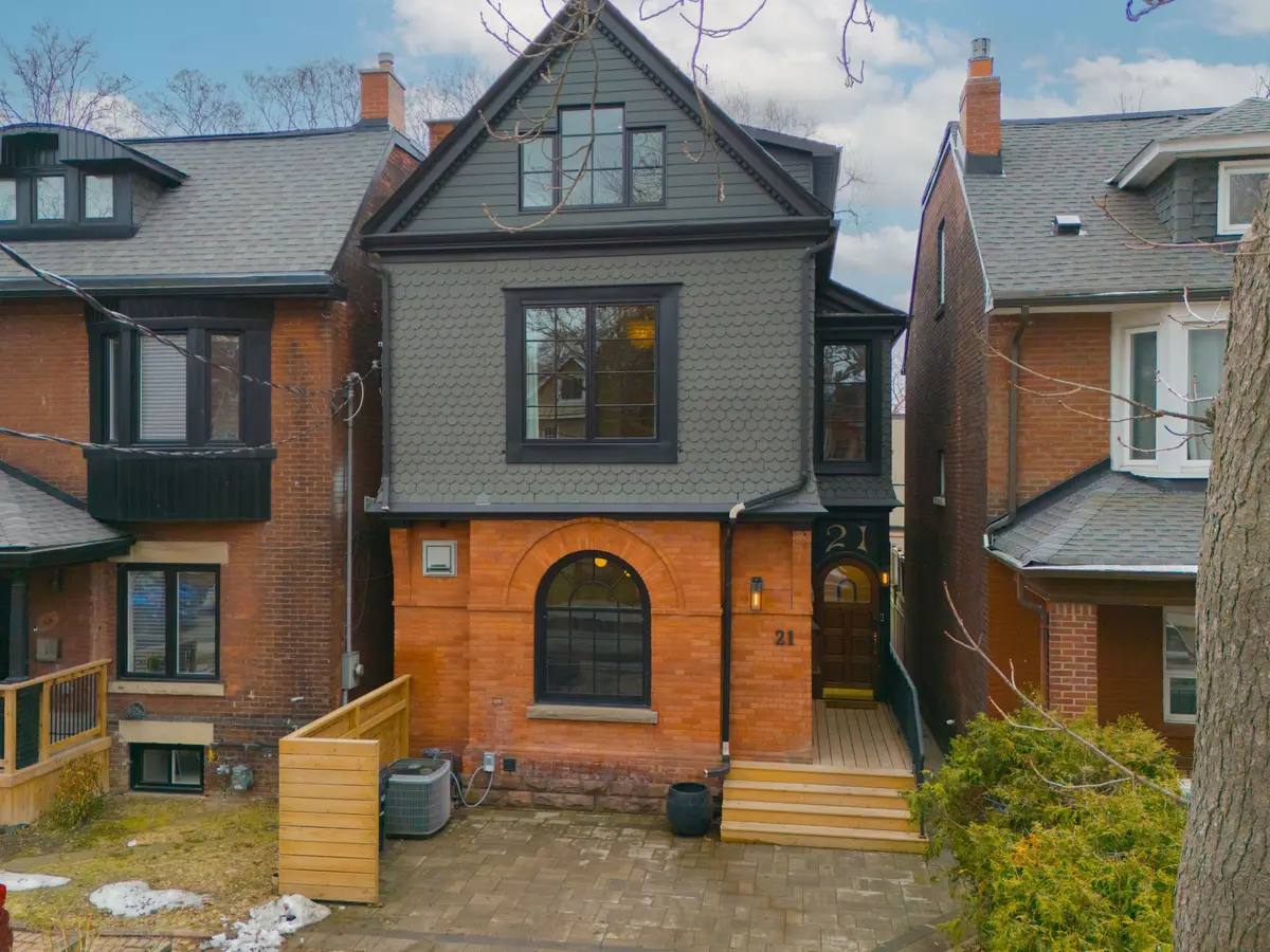 21 Simpson AVE, Toronto E01, ON M4K 1A1