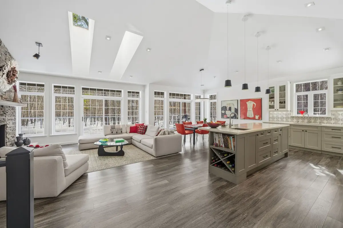 602 Elmbrook RD, Prince Edward County, ON K0K 2T0