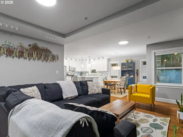 2013 NE 10TH AVE #E, Portland, OR 97212