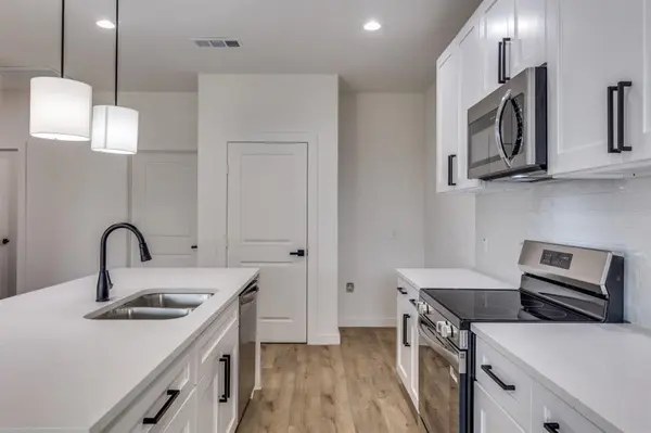 2427 Merlin Street, Dallas, TX 75215