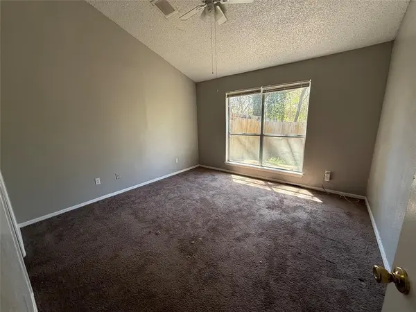 818 Clarissa Place, Garland, TX 75040