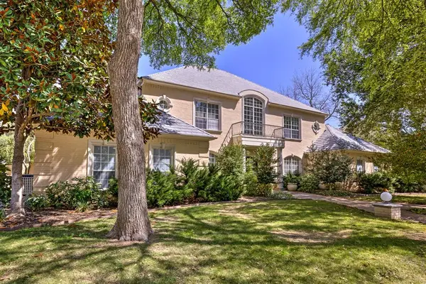 6940 Laurel Valley Drive, Fort Worth, TX 76132