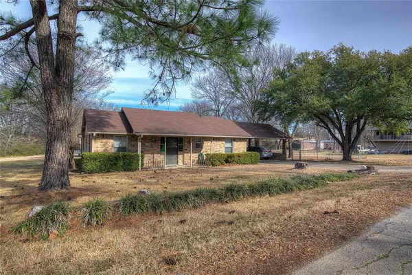 204 Garrett Avenue, East Tawakoni, TX 75472