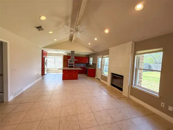 737 Kensington Lane, Mansfield, TX 76063