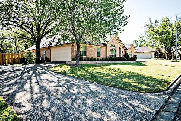 1111 Lonnie Drive, Athens, TX 75751