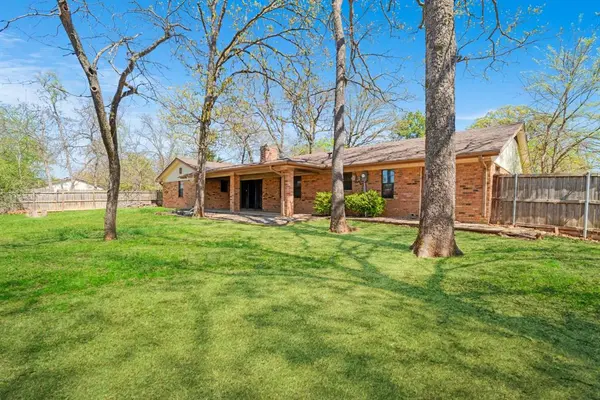 830 39th Street SE, Paris, TX 75462