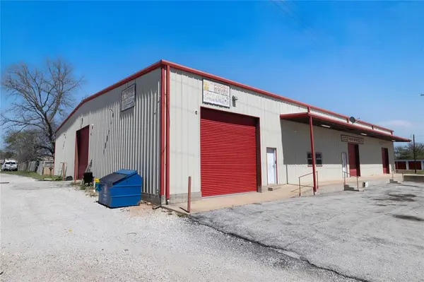 117 E. Bivar, De Leon, TX 76444