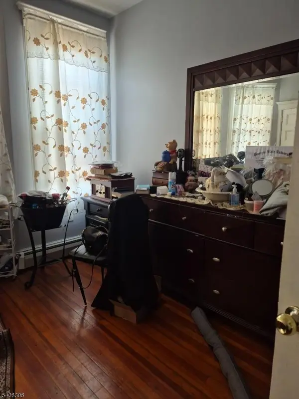 77 Pearsall Ave, Jersey City, NJ 07305