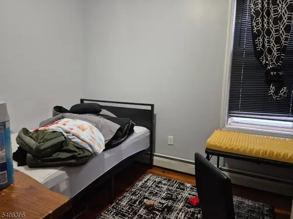 77 Pearsall Ave, Jersey City, NJ 07305