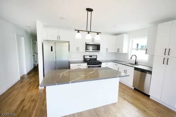 728 Seaport Dr, Elizabeth City, NJ 07201