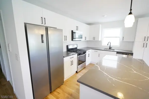 728 Seaport Dr, Elizabeth City, NJ 07201