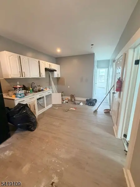 97 N 4Th St #2A, Paterson City, NJ 07522