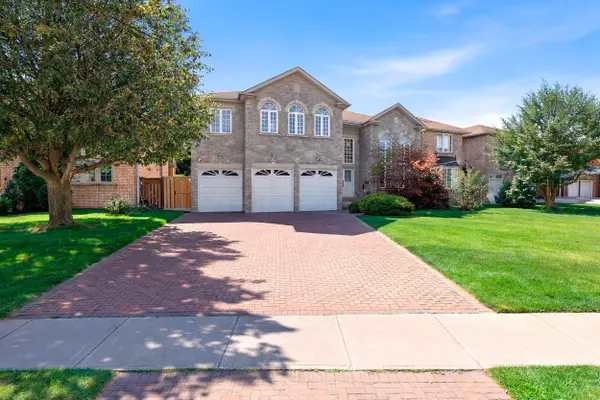 19 Risebrough AVE, Toronto C14, ON M2M 2E2