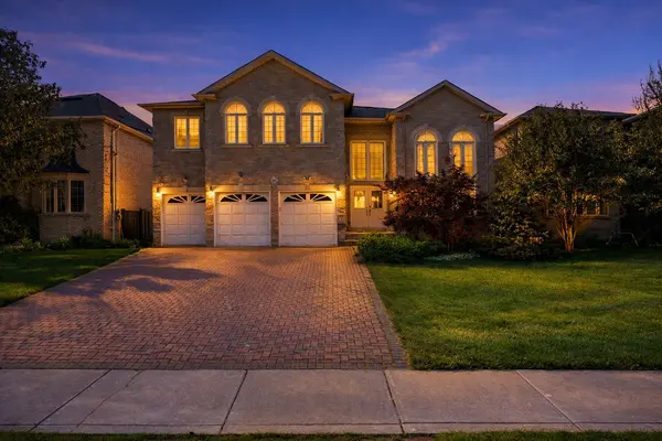 19 Risebrough AVE, Toronto C14, ON M2M 2E2