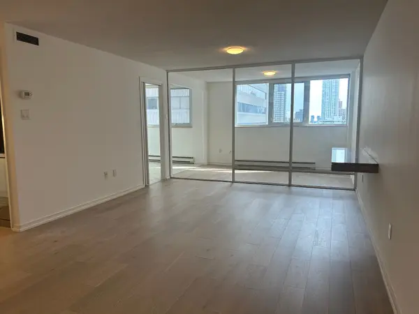 360 Bloor ST E #901, Toronto C09, ON M4W 3M3