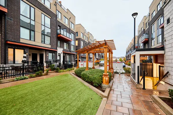 1555 Kingston RD #114, Pickering, ON L1V 0E9