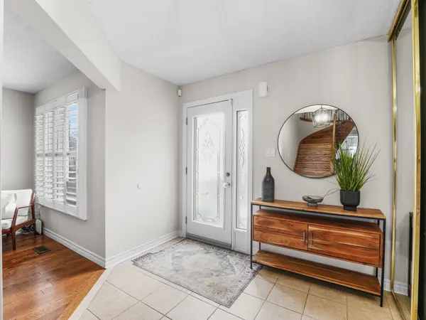 82 Sullivan DR, Ajax, ON L1T 3P1